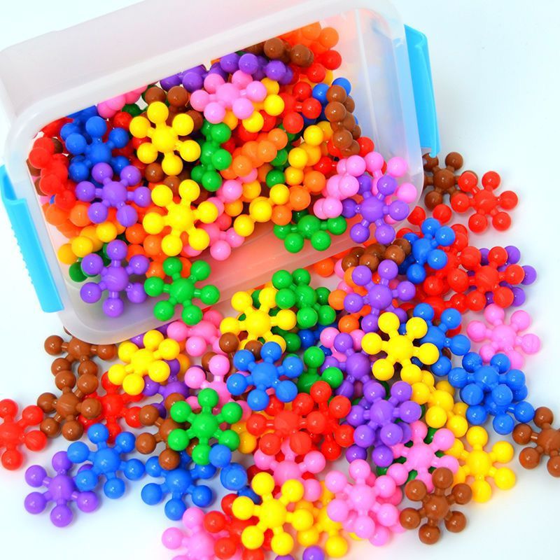 Manufacturers Send Plum Blossom Building Blocks 3D Three-Dimensional Rotatable Snowflake Plastic Assembling Kindergarten Toys - Image 2